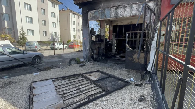 Eskişehir'de Oto Tamirhanesinde Patlama: Güvenlik Kamerası Olayı Kaydetti
