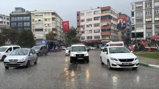 Kırklareli'nde Şiddetli Sağanak Hayatı Olumsuz Etkiliyor