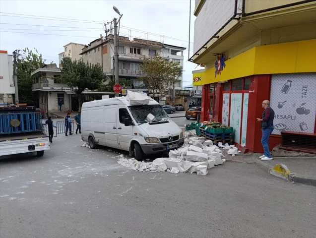 Bursa'da Lodos Fırtınası Hayatı Felç Etti