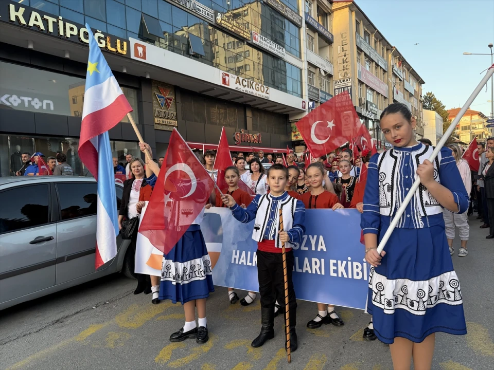 Yozgat'ta Renkli Başlangıç: Uluslararası Halk Dansları Şenliği Coşkusu