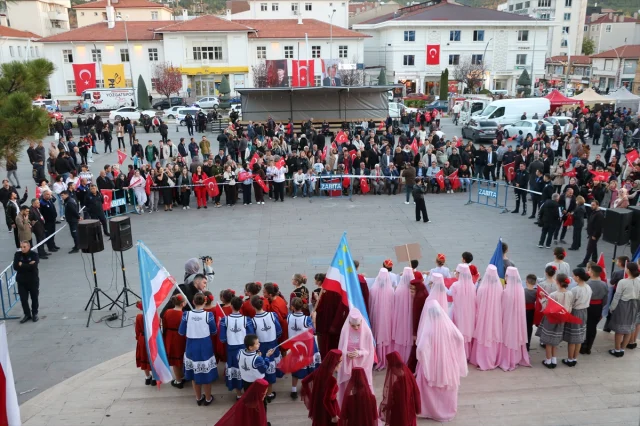 Yozgat'ta Renkli Başlangıç: Uluslararası Halk Dansları Şenliği Coşkusu