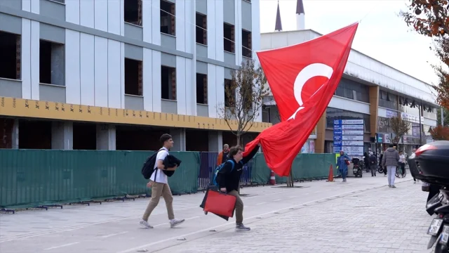 Düzce'deki sosyal deneyin sonucu: Vatandaşlarımızın bayrak sevgisi göz doldurdu