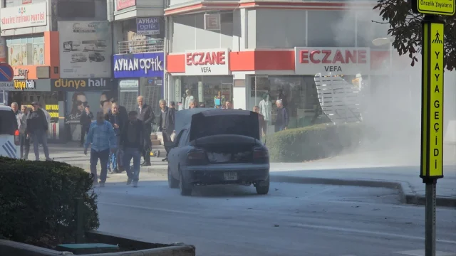 Çorum'un göbeğinde otomobil yandı: Şoförün hızlı müdahalesi hayat kurtardı