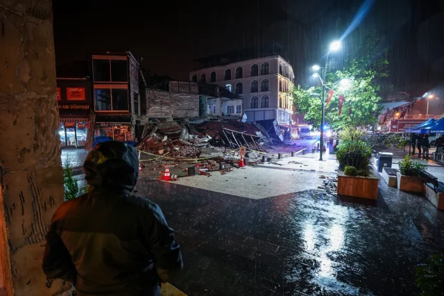 Balıkesir'de Deprem Sonrası Acil Durum: İçişleri Bakanı Yerl...