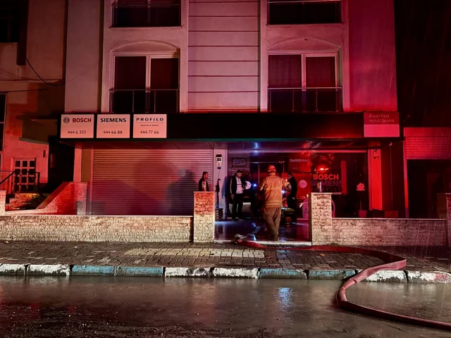 İzmir Bergama'da Sağanak Alarmı: Hayatı Olumsuz Etkiliyor