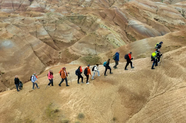 Gökkuşağı Tepeleri'nde Duygusal Cumhuriyet Yürüyüşü