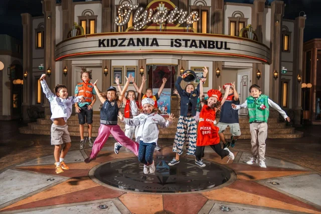 KidZania İstanbul'un Bilim Şenliği Çocukları Eğlence ve Öğre...