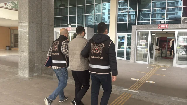 Edirne'de İmam Cübbesiyle Eğlenceye Katılan Şüpheli Adliyede