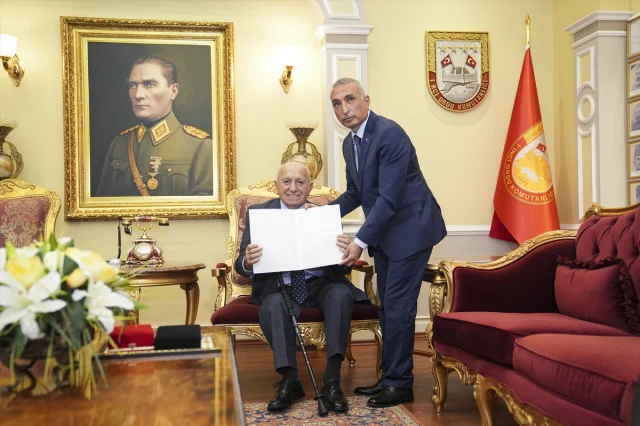 İsmet Acar'ın Anlamlı Bağışı: TSK'ya 12 Daire Hediye