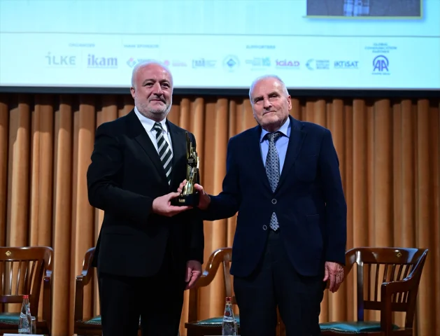 İslam İktisadı Zirvesinde Dikkat Çeken Sözler: Adil Ekonomi Mümkün mü?