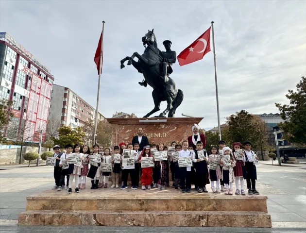 Kırşehir'de Küçük Tarihçiler Cumhuriyet'i Yeniden Yaşattı!