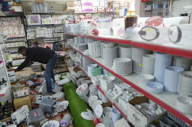 Sındırgı'da Depremin Ardından Esnafın Destek Çığlığı