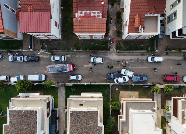 İzmir Bergama'da Sağanak Alarmı: Hayatı Olumsuz Etkiliyor
