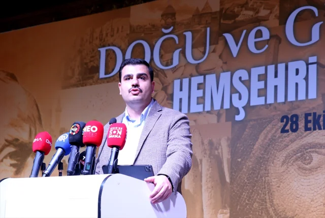 AK Parti İzmir'de Erdoğan'ın Özgür Türkiye Vizyonunu Konuştu