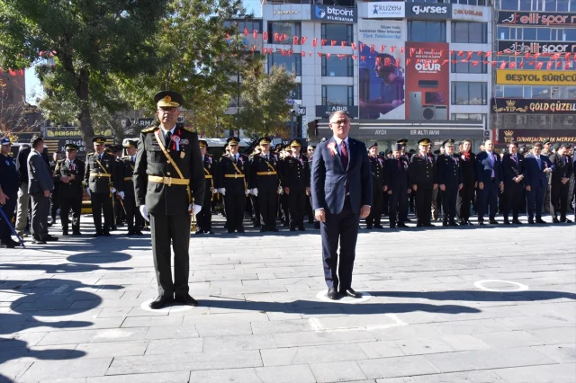 Van'da Cumhuriyet Coşkusu Başladı: İşte Törenlerden Detaylar