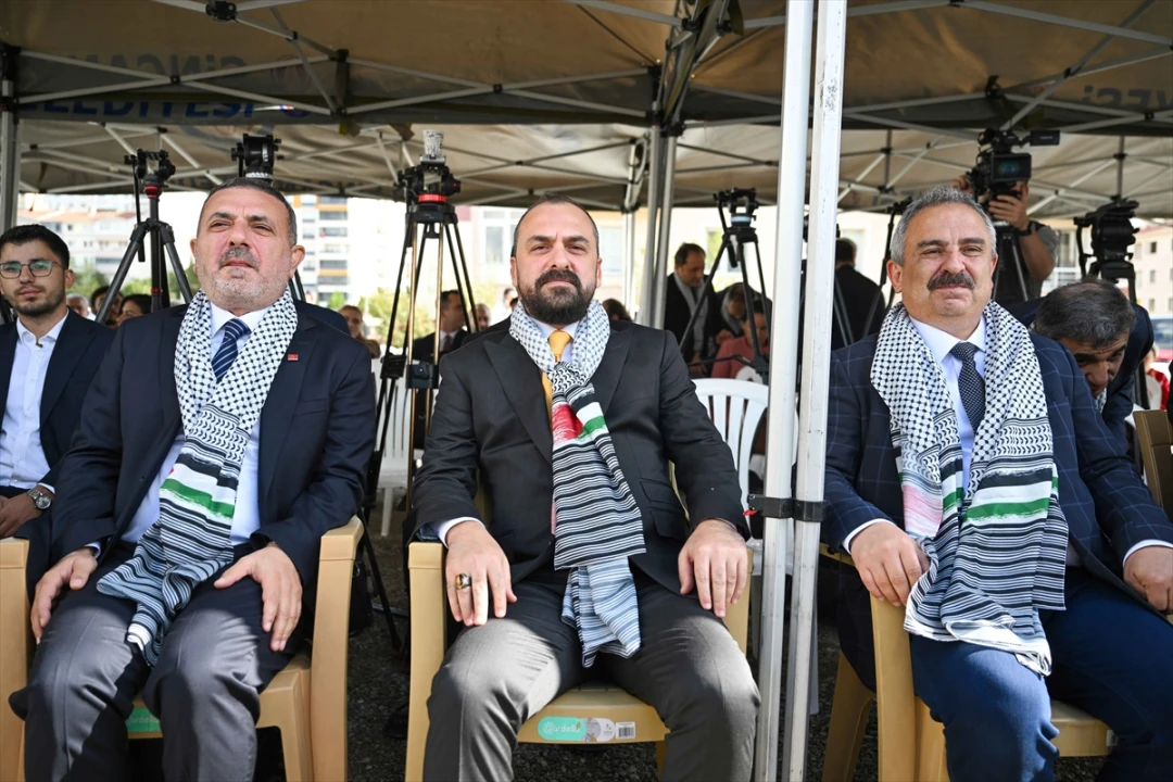 Filistinli Gazeteciler İçin Anlamlı Fidan Dikim Töreni