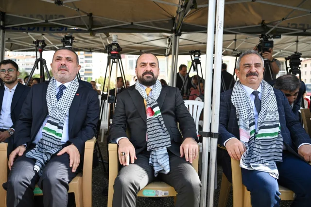 Filistinli Gazeteciler İçin Anlamlı Fidan Dikim Töreni