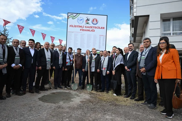 Filistinli Gazeteciler İçin Anlamlı Fidan Dikim Töreni