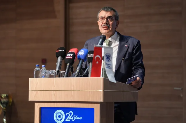Bakan Yusuf Tekin “Laikliği birlikte savunuyoruz” metnine dava açacak