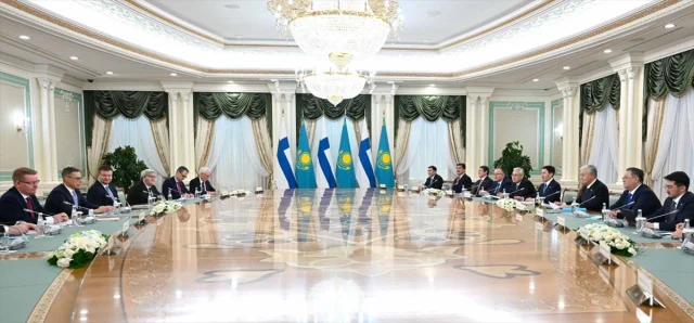 Kazakistan ve Finlandiya Ukrayna'da Barış İçin El Ele