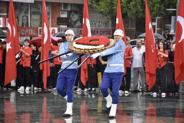29 Ekim Kutlamaları Antalya ve Çevresinde Coşkuyla Gerçekleşti