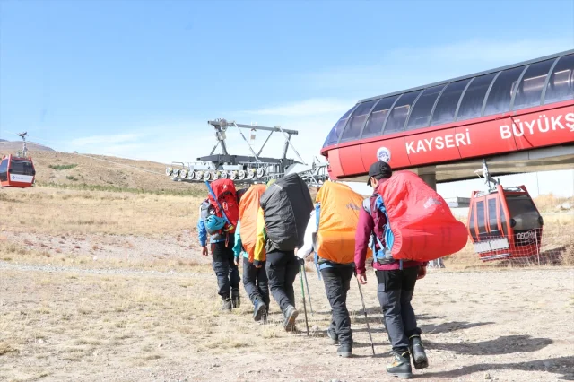 Erciyes'te Cumhuriyet İçin Zirve Tırmanışı: Eşsiz Bir Kutlama