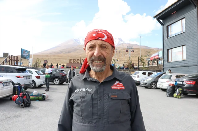 Erciyes'te Cumhuriyet İçin Zirve Tırmanışı: Eşsiz Bir Kutlama