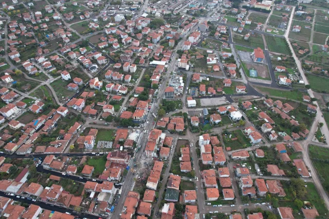 Balıkesir Sındırgı'yı Sarsan Depremin Ardından Enkaz Kaldırma Çalışmaları Hızlandı