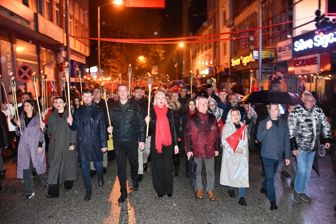 Bilecik'te Fener Alayı ile Cumhuriyet Coşkusu