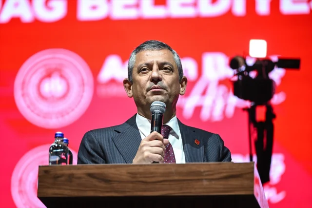 CHP Lideri Özgür Özel'den Tuzla'da Demokrasi Mesajları