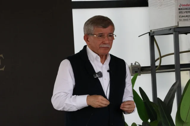 Ahmet Davutoğlu'nun Küresel Vicdan Vurgusu: Gazze İçin Tarihi Sorumluluklar