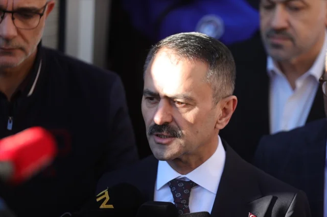 Kocaeli Gebze'de 7 Katlı Bina Çöktü Kurtarma Ekipleri Seferb...