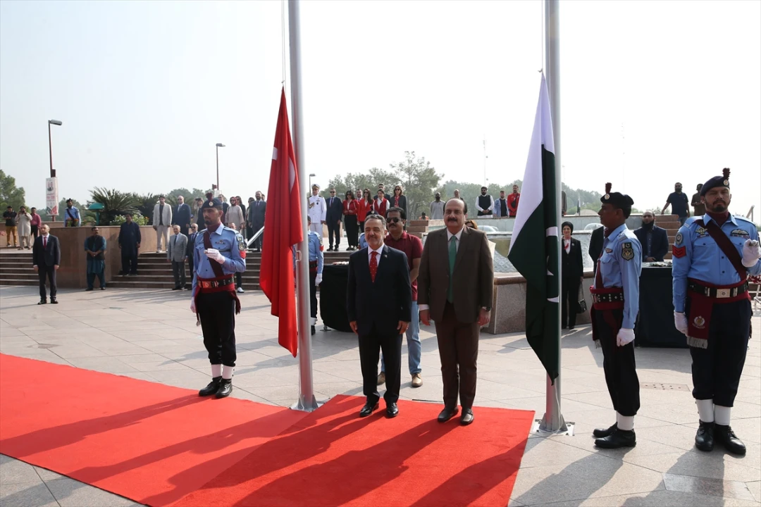 Pakistan'da Cumhuriyet Bayramı Coşkusuna Tanık Olun