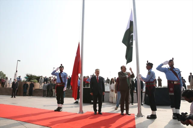 Pakistan'da Cumhuriyet Bayramı Coşkusuna Tanık Olun