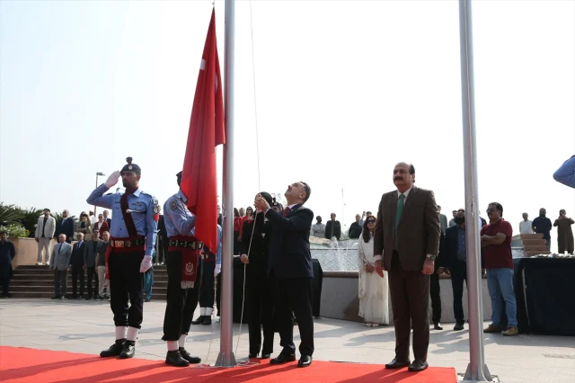 Pakistan'da Cumhuriyet Bayramı Coşkusuna Tanık Olun
