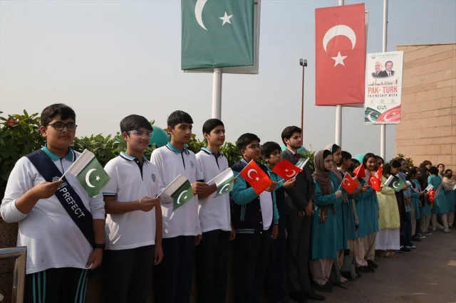 Pakistan'da Cumhuriyet Bayramı Coşkusuna Tanık Olun