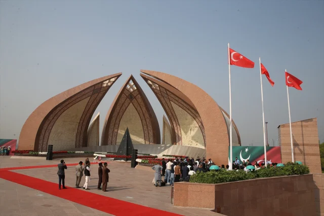 Pakistan'da Cumhuriyet Bayramı Coşkusuna Tanık Olun