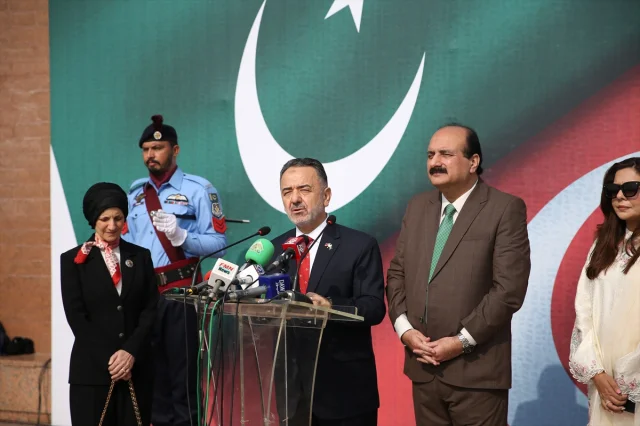 Pakistan'da Cumhuriyet Bayramı Coşkusuna Tanık Olun