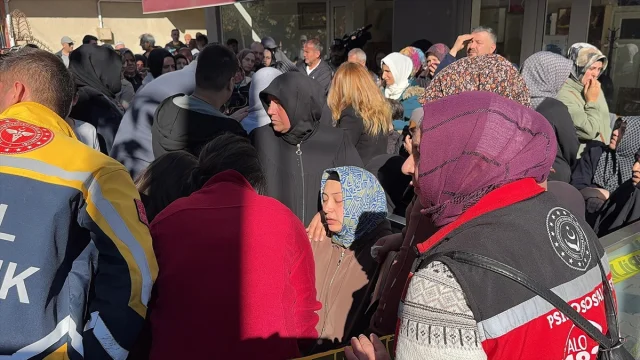 Gebze'de Çöken Binadan Umut Işığı