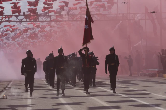 Adana'dan Mersin'e Cumhuriyet Bayramı Coşkusu