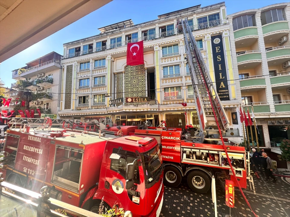 Yalova'da Yangın Panik Yarattı: Otelde Büyük Hasar