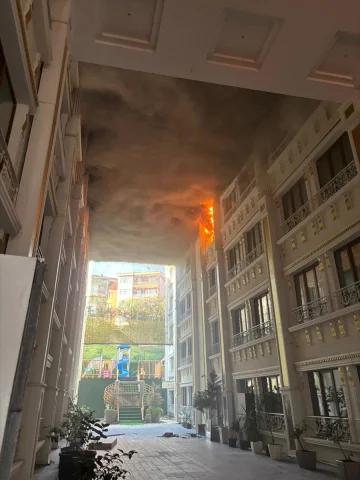 Yalova'da Yangın Panik Yarattı: Otelde Büyük Hasar