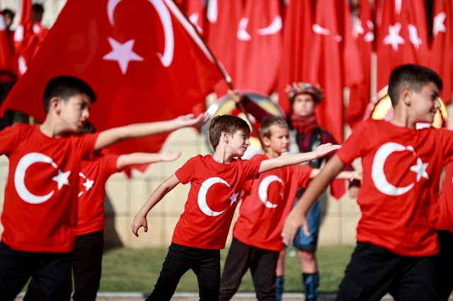 Adana'dan Mersin'e Cumhuriyet Bayramı Coşkusu