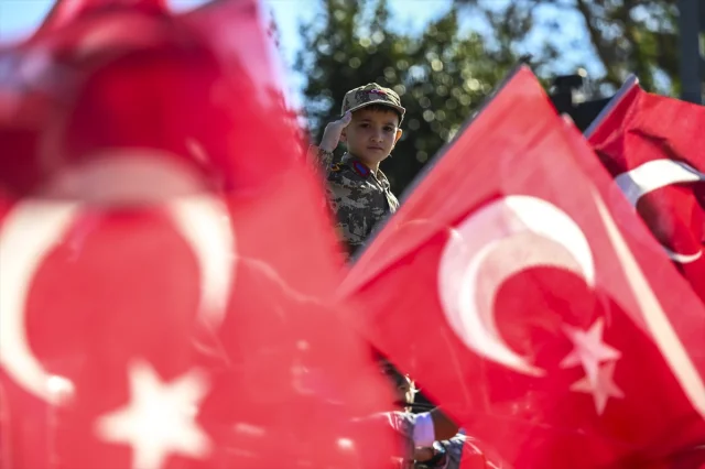 Cumhuriyet'in 102. Yılı İstanbul'da Coşkuyla Kutlandı