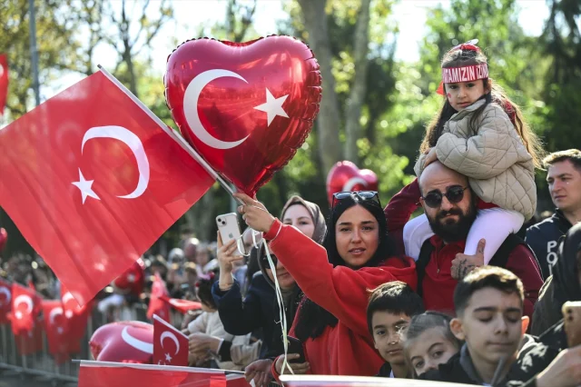 Cumhuriyet'in 102. Yılı İstanbul'da Coşkuyla Kutlandı