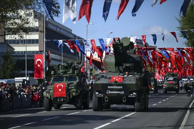 Cumhuriyet'in 102. Yılı İstanbul'da Coşkuyla Kutlandı