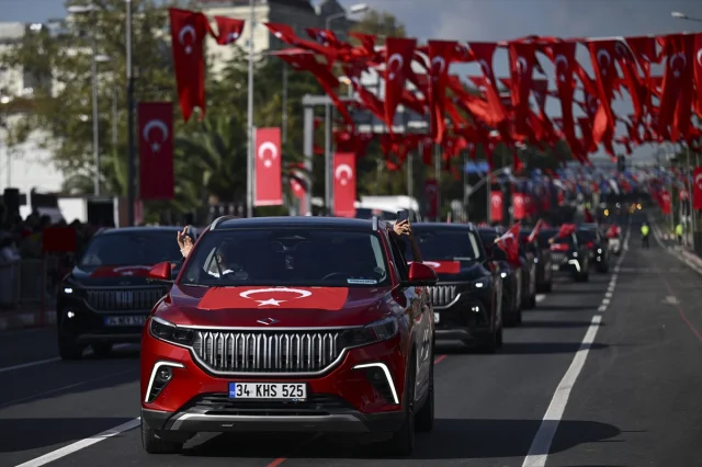 Cumhuriyet'in 102. Yılı İstanbul'da Coşkuyla Kutlandı