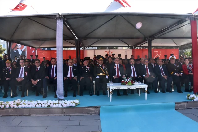 Van ve Çevre İllerde Cumhuriyet Coşkusu Zirve Yaptı