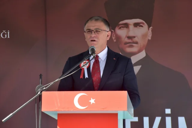Van ve Çevre İllerde Cumhuriyet Coşkusu Zirve Yaptı