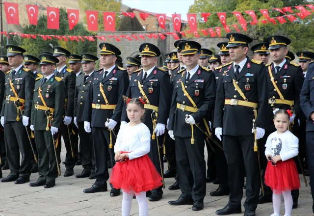 Van ve Çevre İllerde Cumhuriyet Coşkusu Zirve Yaptı